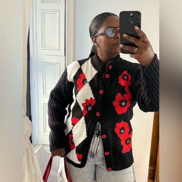 Vintage Argyle story book knits Black Red Floral cardigan with ceramic buttons - Picture 14 of 16